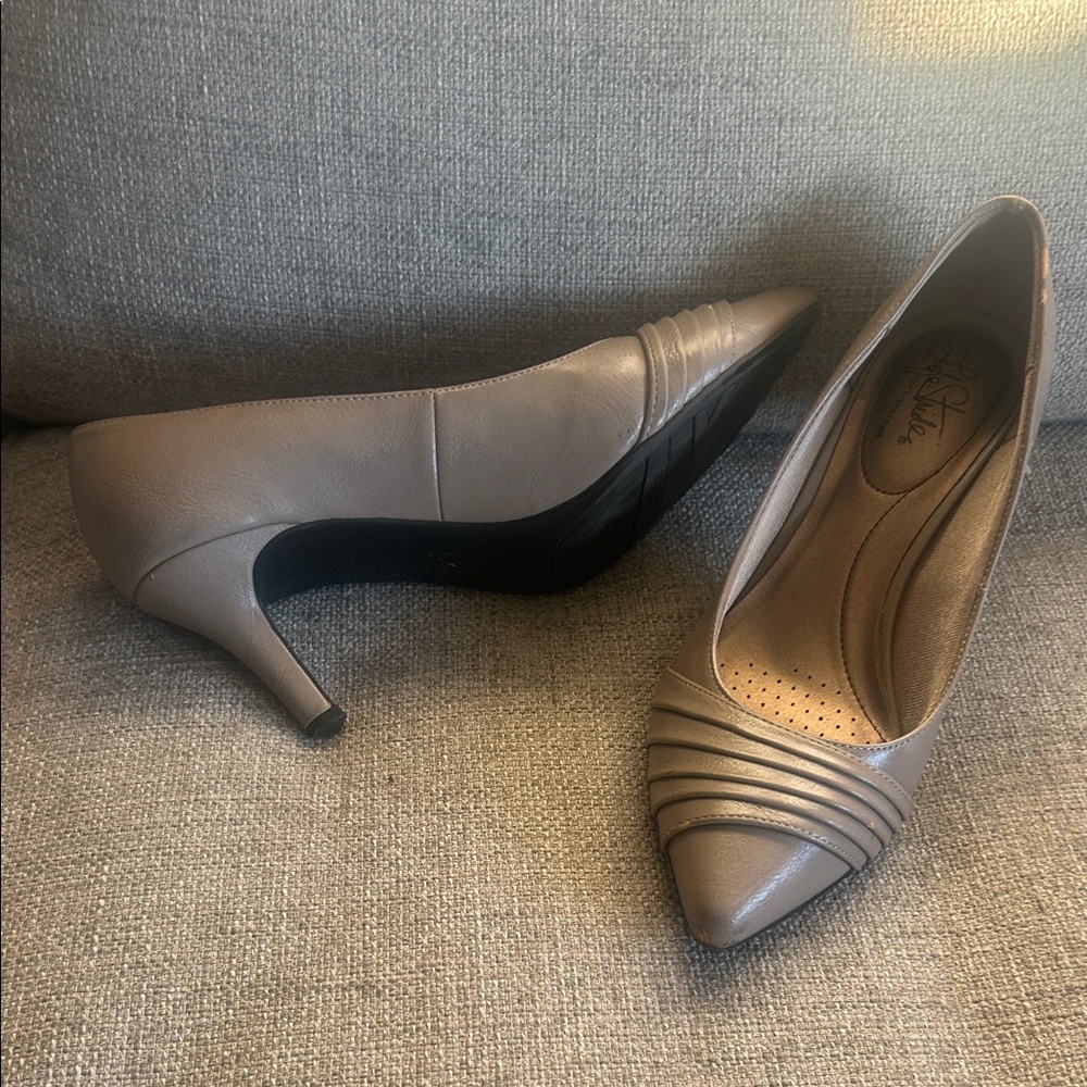 Life Stride Taupe Women's Heels